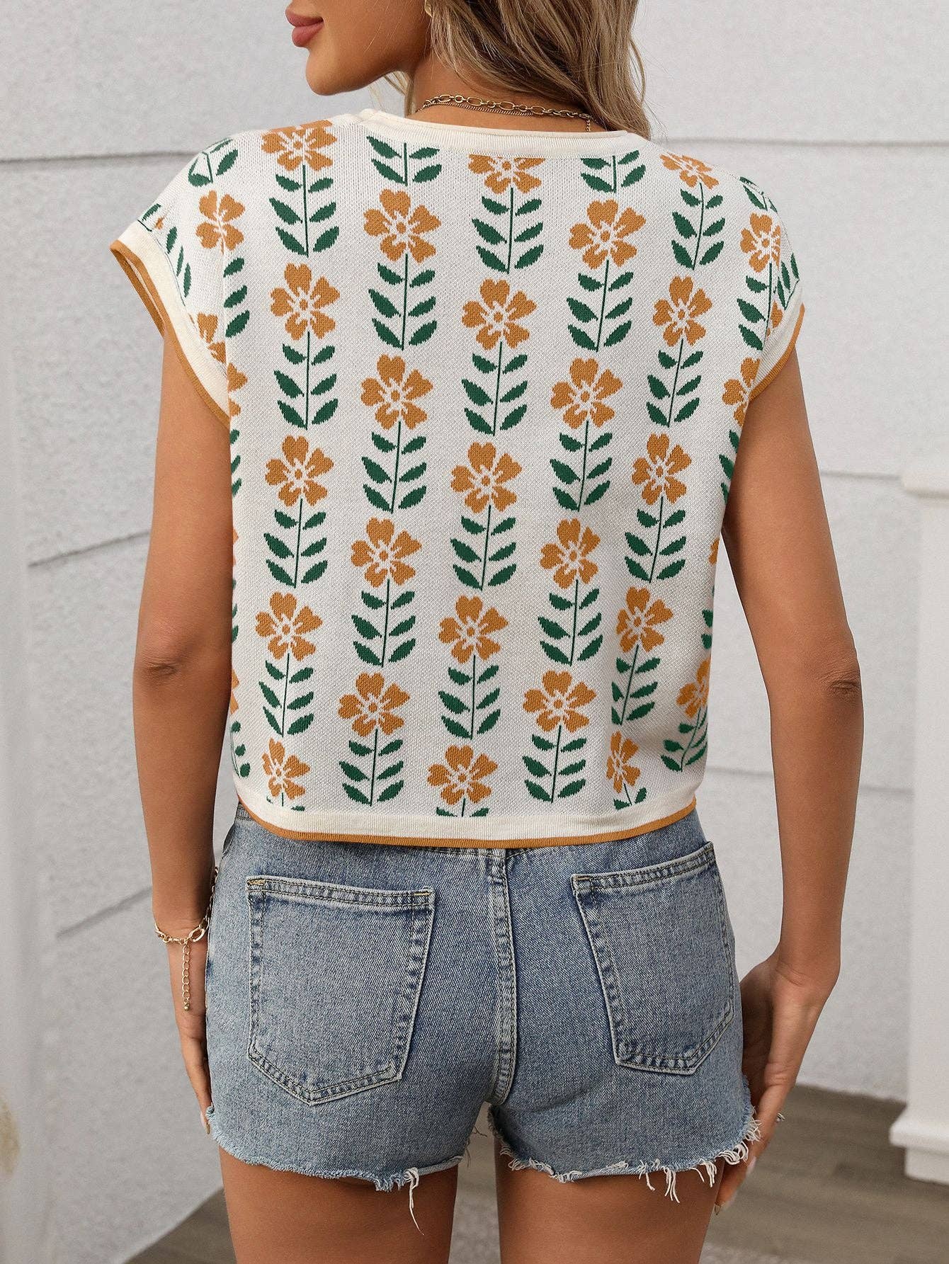 Women’s Vintage Floral Knit Top