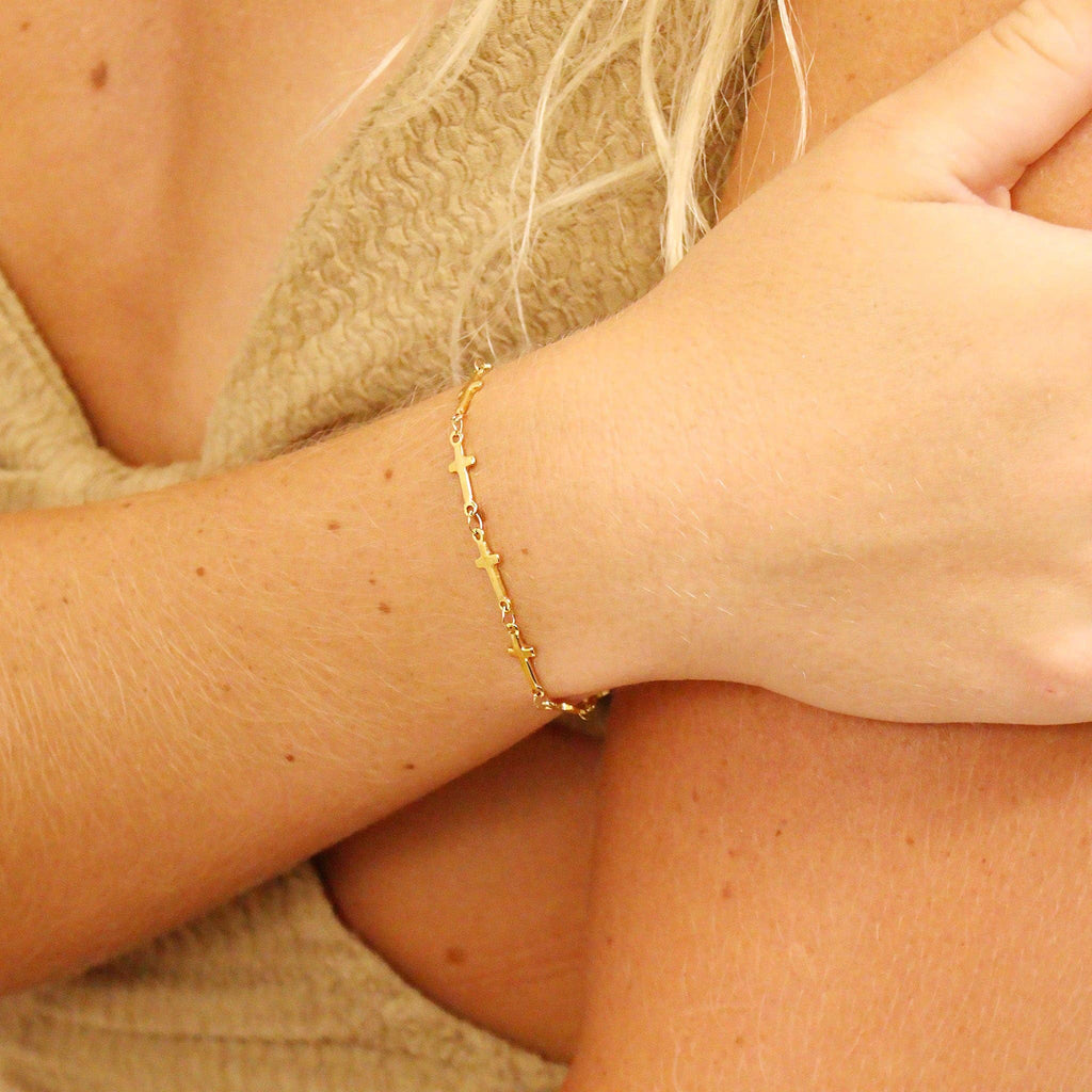 18K Gold PVD Stainless Steel Cross Chain Bracelet: Gold
