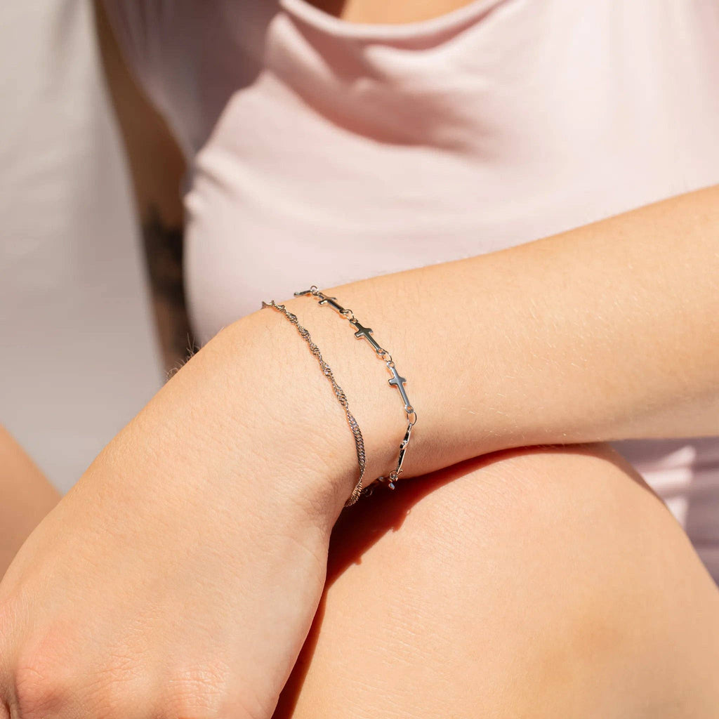 18K Gold PVD Stainless Steel Cross Chain Bracelet: Gold